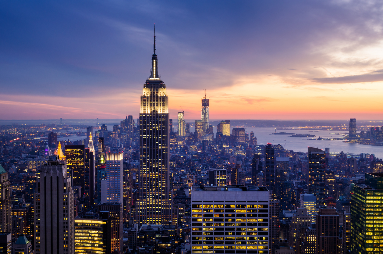 Experience affordable bus travel to New York City with Peter Pan Bus Lines. Stunning skyline views like this Empire State Building sunset await when you ride from Boston to NYC.