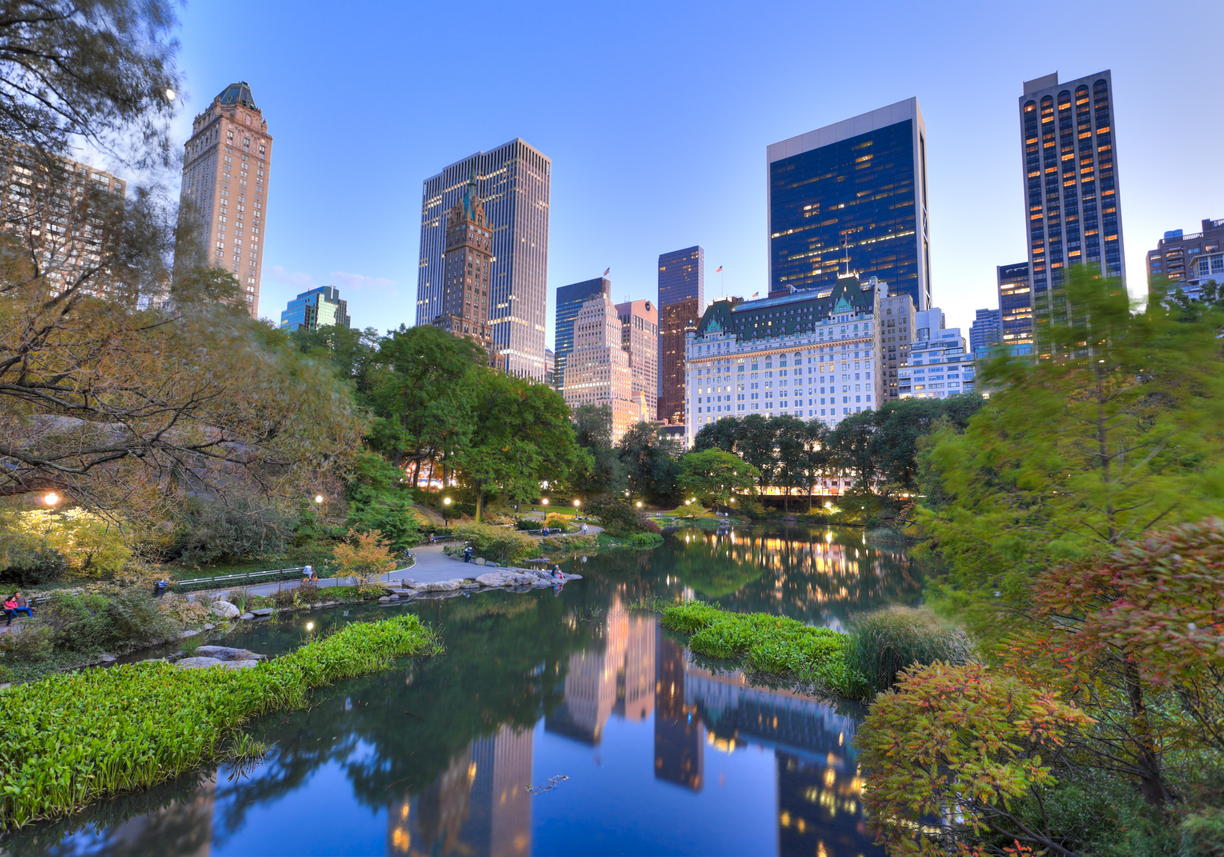 Scenic view of Central Park and Midtown Manhattan at dusk—just one of the many iconic sights waiting when you ride from Baltimore to NYC with Peter Pan Bus Lines.